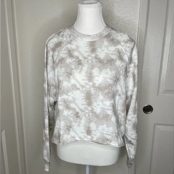 Levi’s Tie Dye Sweatshirt - Picture 3 of 4